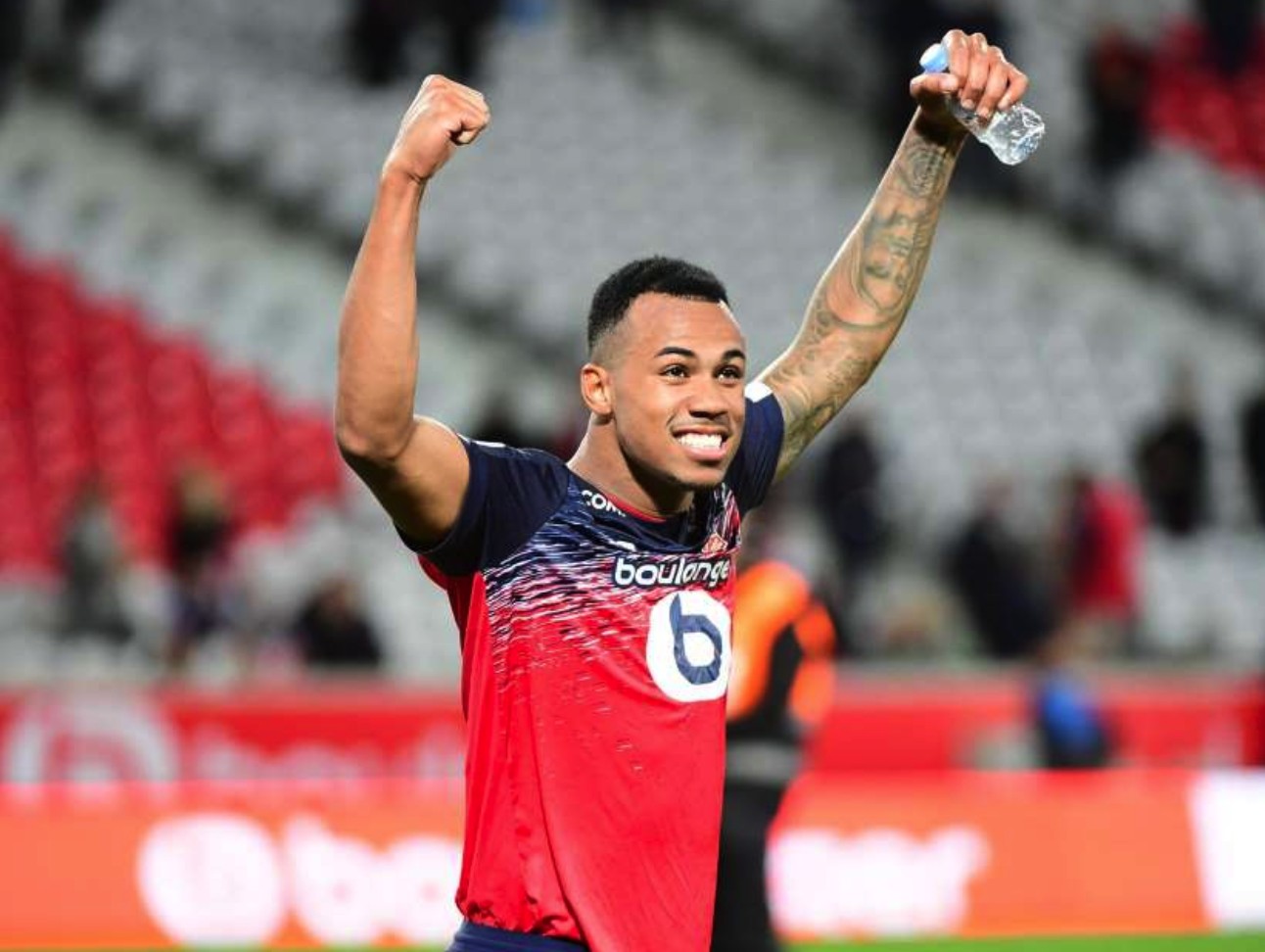 开云体育下载-包含特鲁瓦签下前那不勒斯中场，加强中场控制的词条