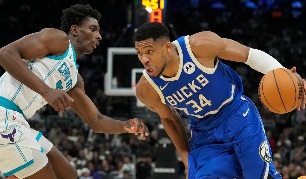 美国男篮险胜黄蜂,布拉德利惊艳世界 美国男篮险胜黄蜂,布拉德利惊艳世界