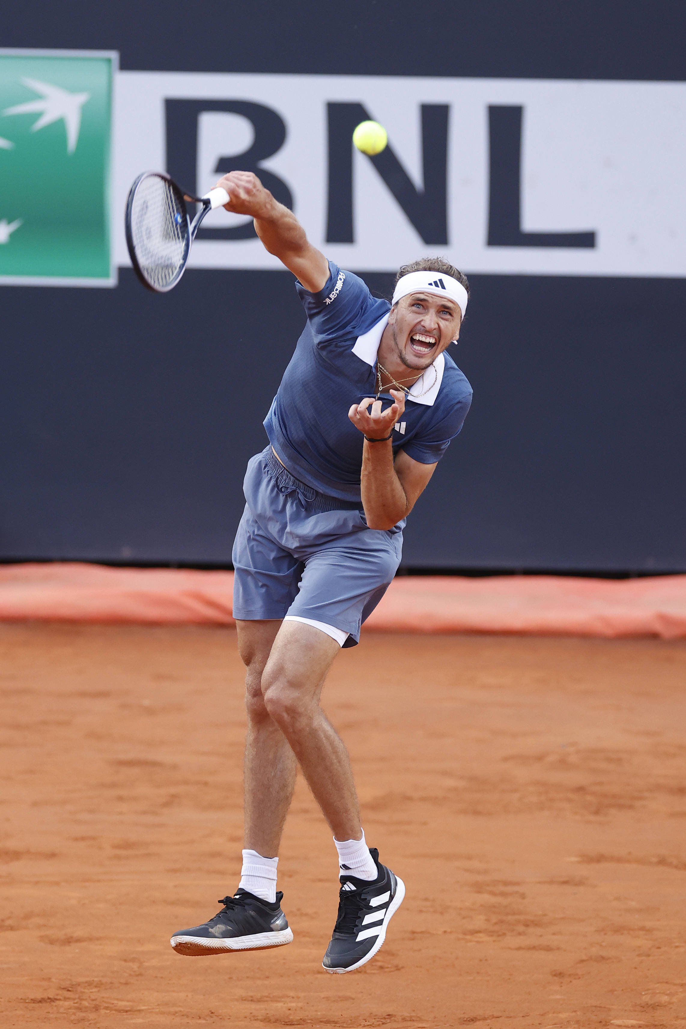 开云体育直播-美国网球队翻盘日本网球队，兹维列夫打破历史纪录的简单介绍