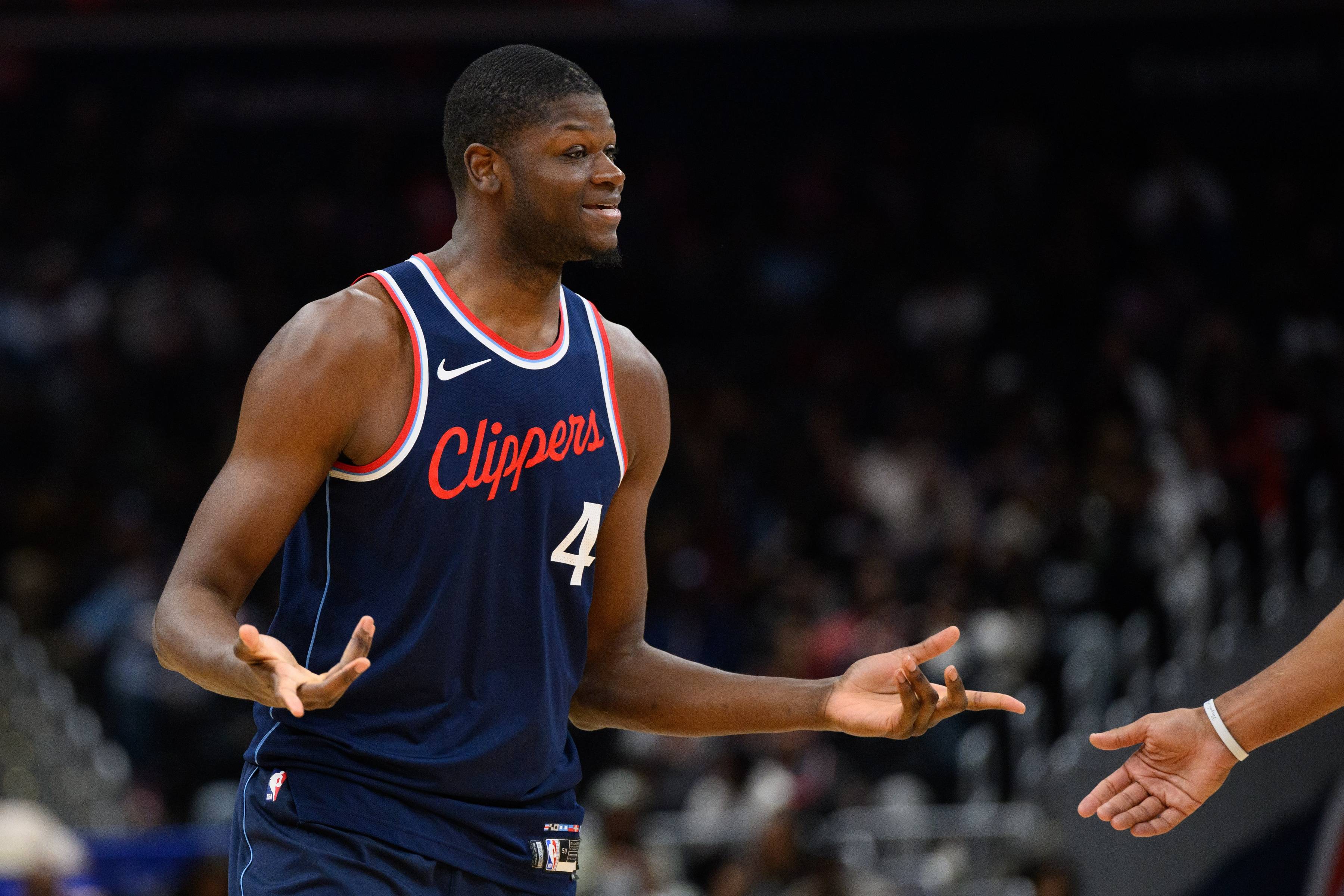 奇才强势76人,艾顿统治全场的简单介绍 奇才强势76人,艾顿统治全场的简单介绍