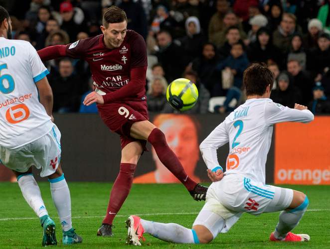 包含摩纳哥大胜强敌，继续领先全场的词条