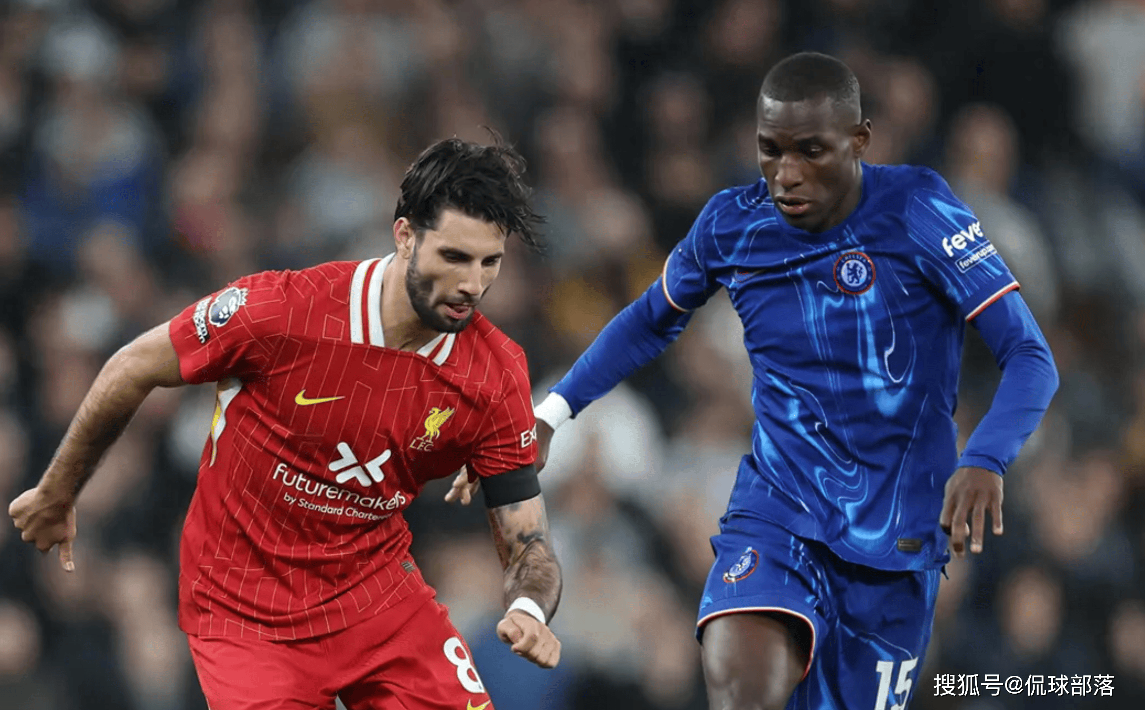 一场令人期待的足球大战即将打响,赛前气氛火热的简单介绍 一场令人期待的足球大战即将打响,赛前气氛火热的简单介绍