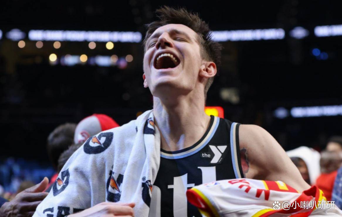 包含柏林赫塔雄师横扫，稳坐积分榜榜首的词条