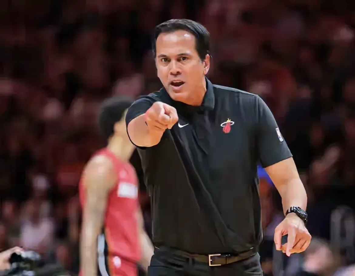 比赛中球员的冷静心态赢得了队友和教练的赞赏的简单介绍