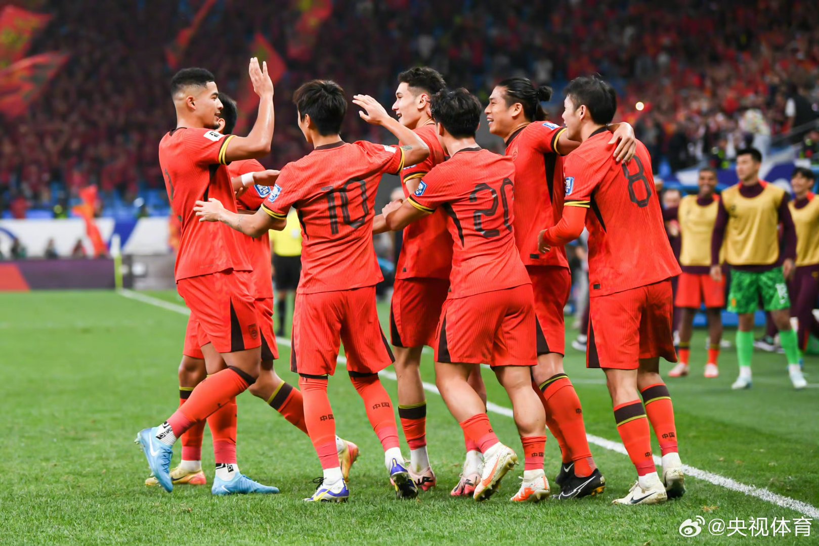 足球联赛的惊险比拼,胜负尽在一瞬间的简单介绍 足球联赛的惊险比拼,胜负尽在一瞬间的简单介绍