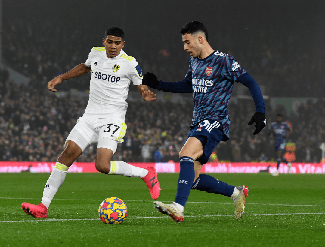 开云足球直播-阿森纳客场大胜，稳步向前冲击前四