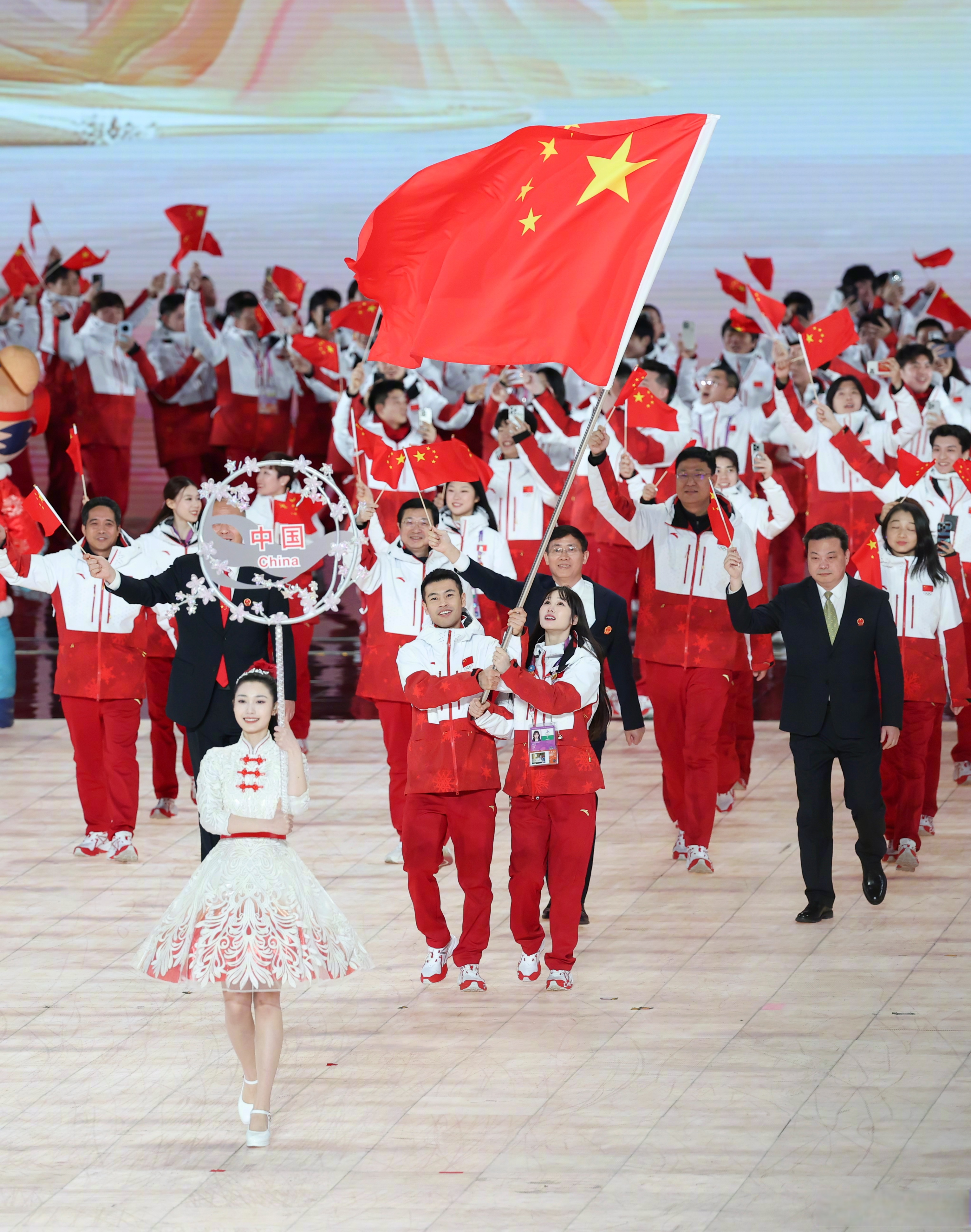 开云APP-国家体育代表团再添佳绩，彰显国威