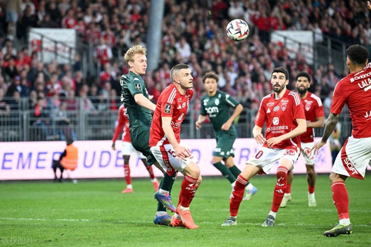 摩纳哥后防漏洞频现，球队丢球过多