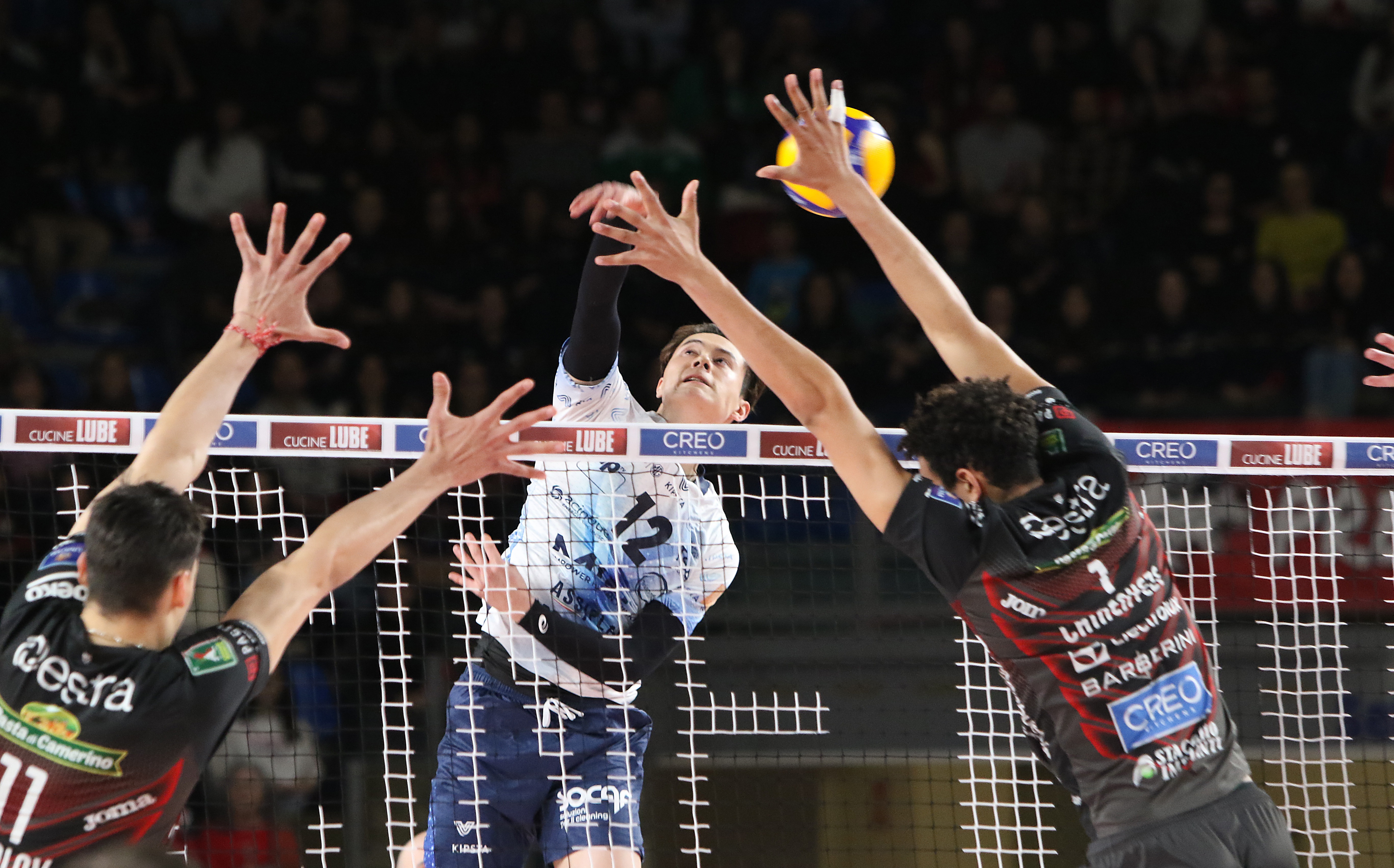 意大利超级联赛中球员们的出色表现 意大利超级联赛中球员们的出色表现