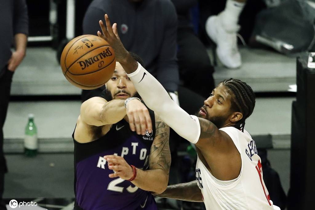 猛龙碾压快船,麦科勒姆带队取胜 猛龙碾压快船,麦科勒姆带队取胜