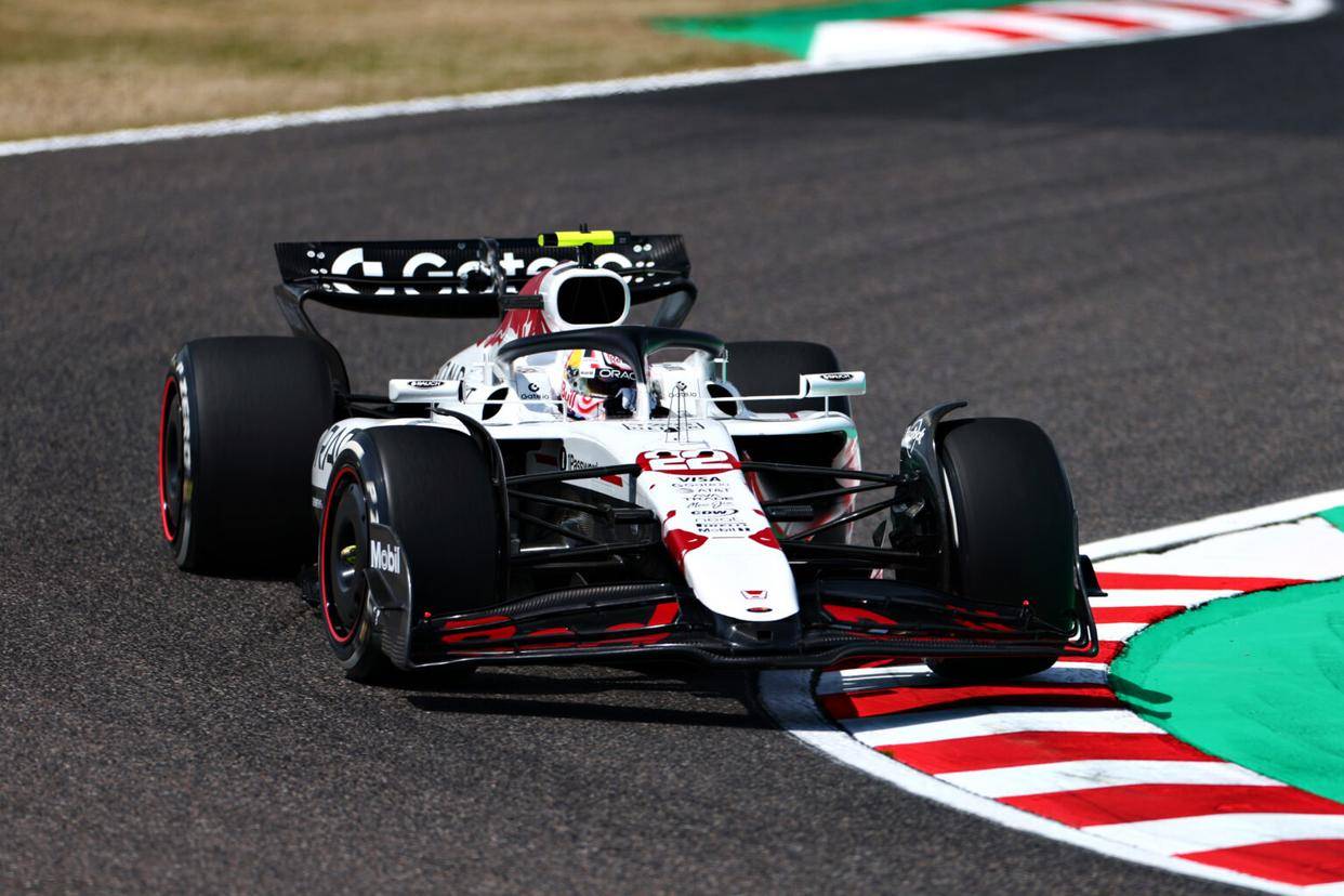 红牛二队完胜哈斯车队,维斯塔潘带队取胜 红牛二队完胜哈斯车队,维斯塔潘带队取胜