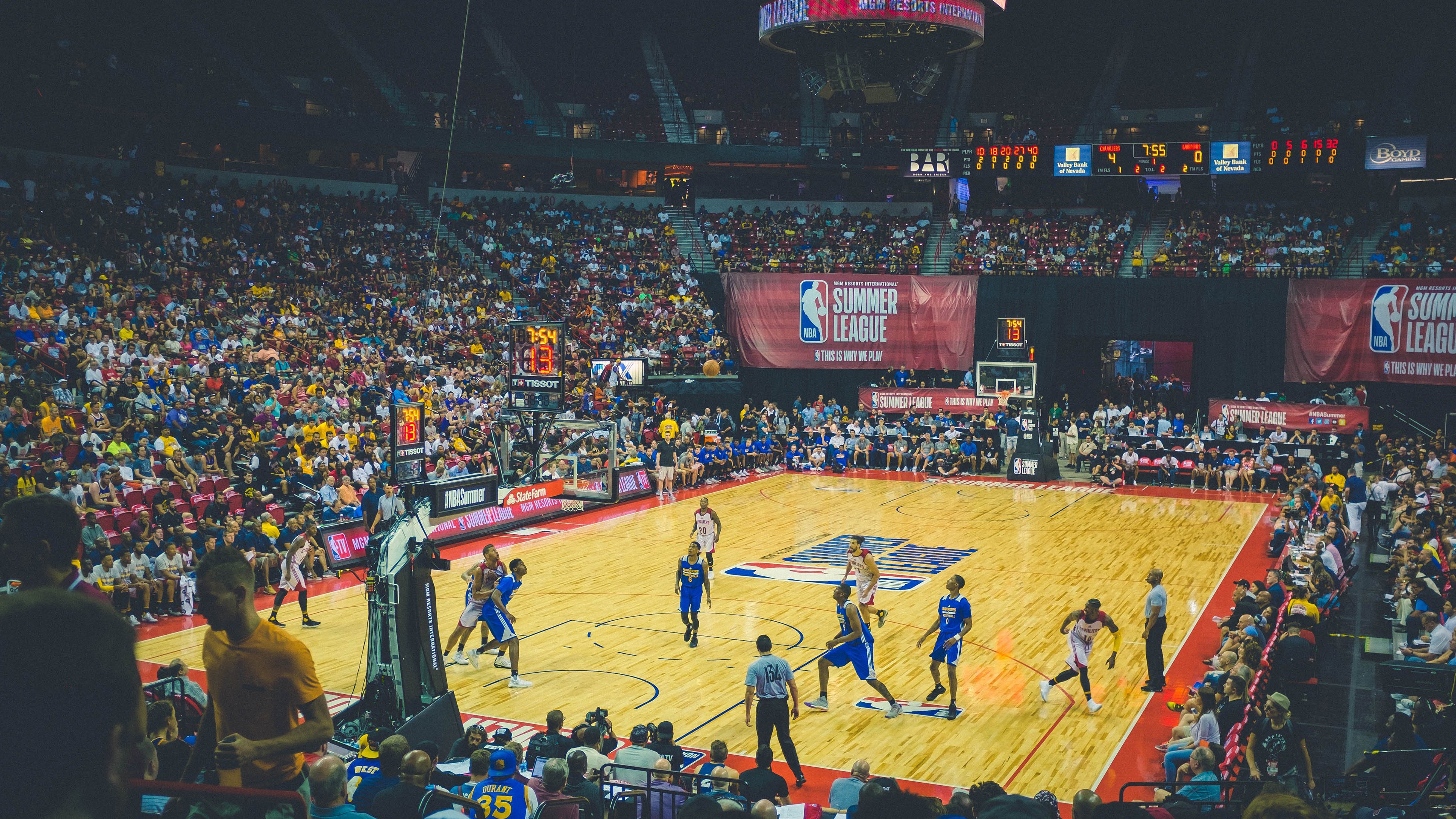 步行者对阵魔术赛后，杰伦·格林评分拉满，新生代对决见证未来之星崛起