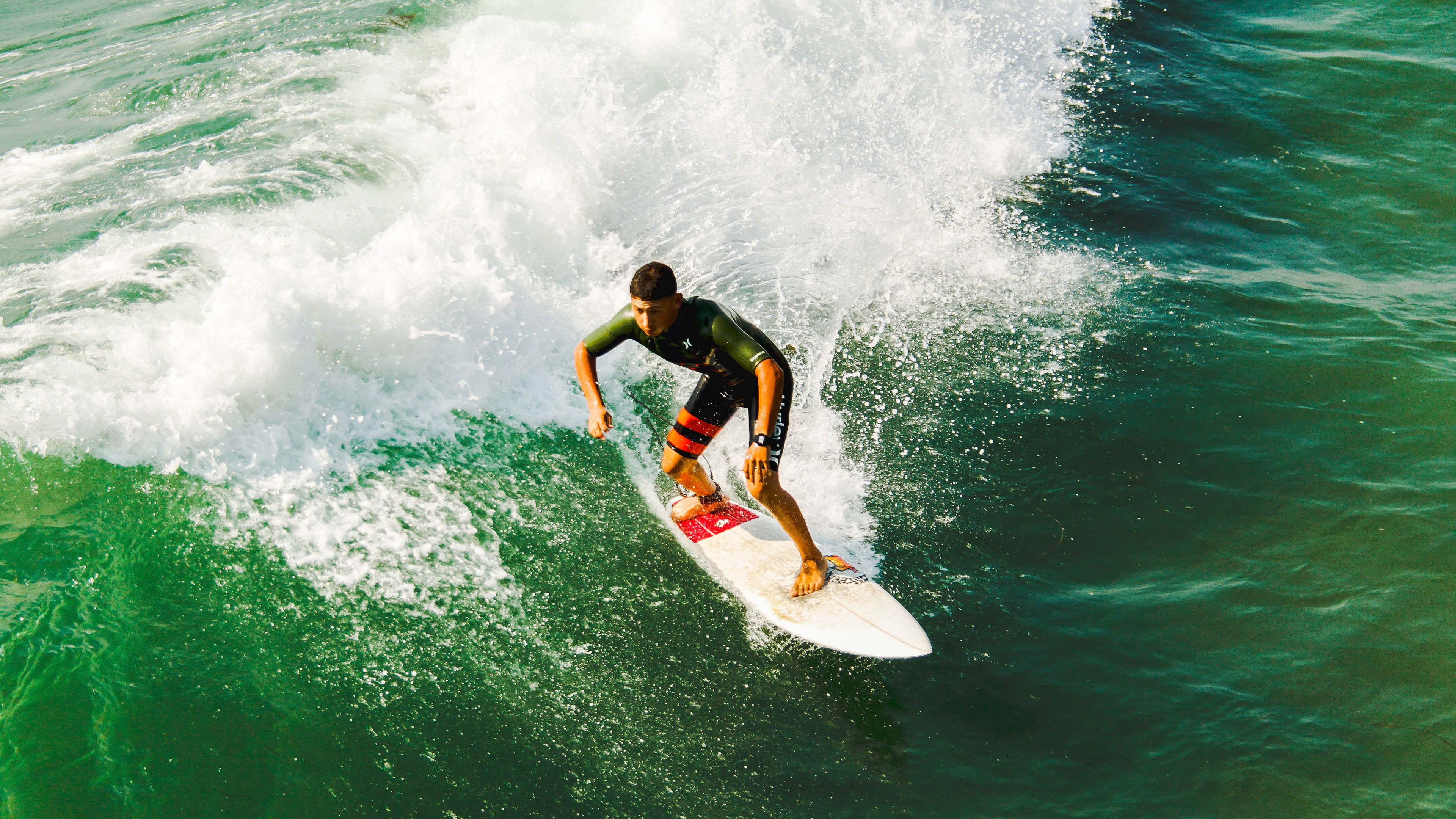 伦纳德关键节点连续得分，勇士强势晋级浙江队—篮球竞技中的决定性瞬间