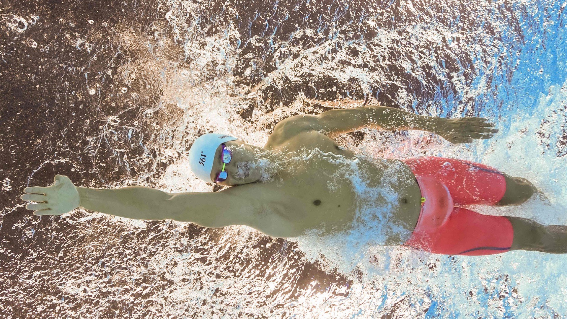 从草地到硬地的王权交接，拉沃尔杯横扫温网，西西帕斯如何统治全场